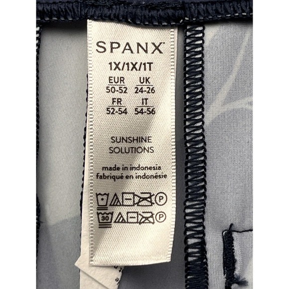 SPANX Floral Patterned Shorts - Navy - Picture 5 of 5